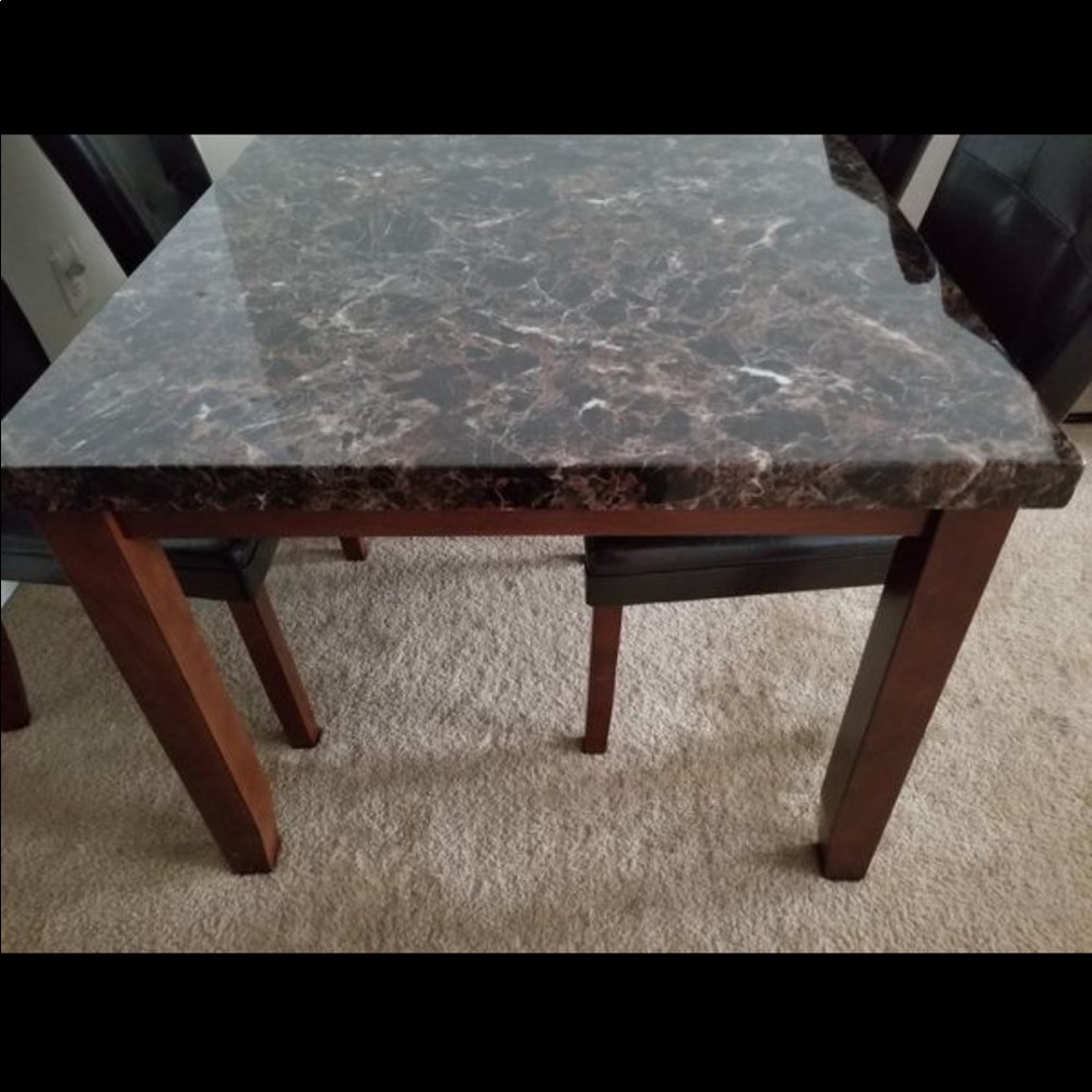 Dining table with 6 leather chairs